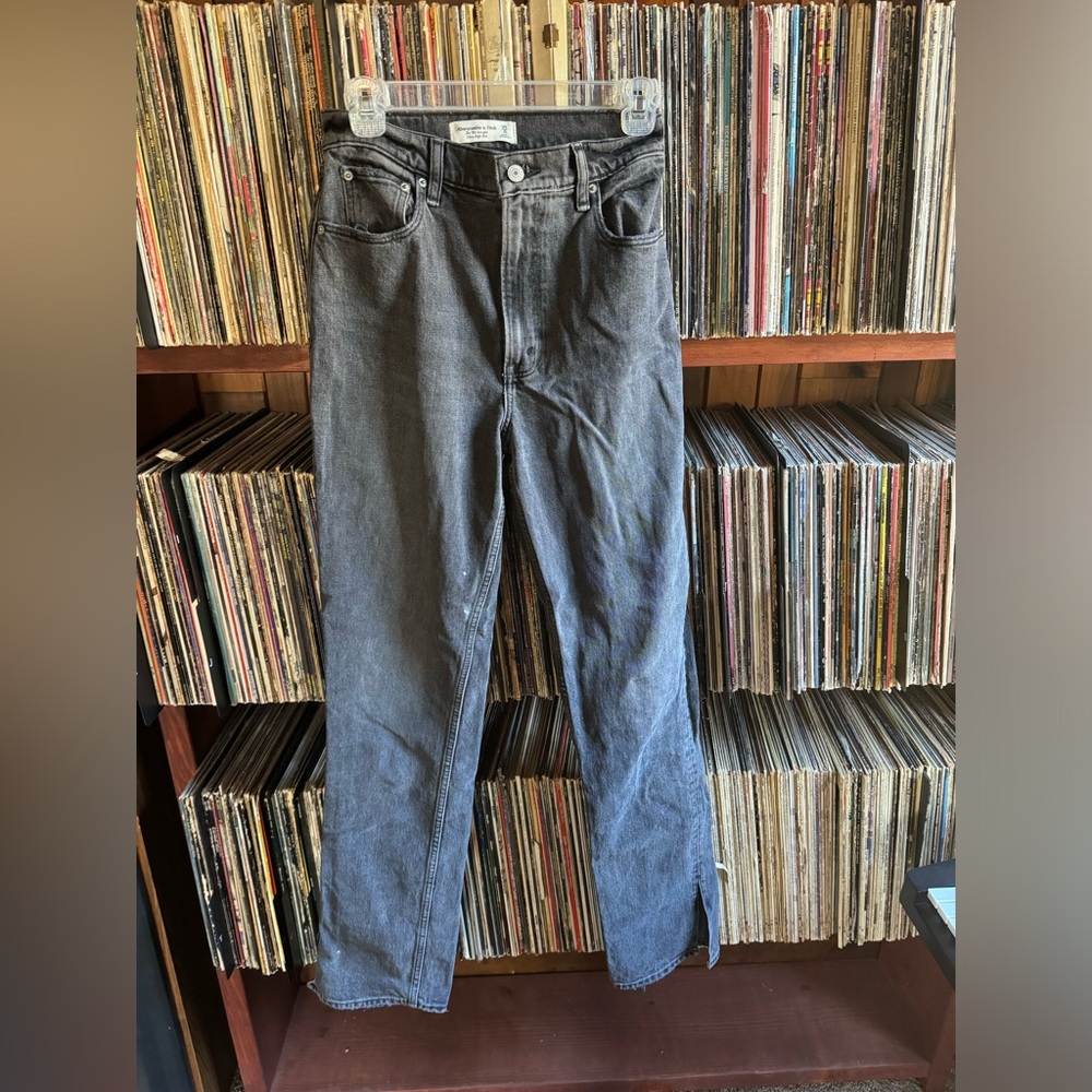 Abercrombie 90’s Straight Super High Rise Jeans